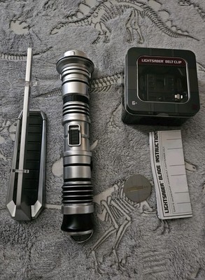 Disney Galaxy s Edge Star Wars Savi s Workshop Lightsaber Peace Justice + Clip