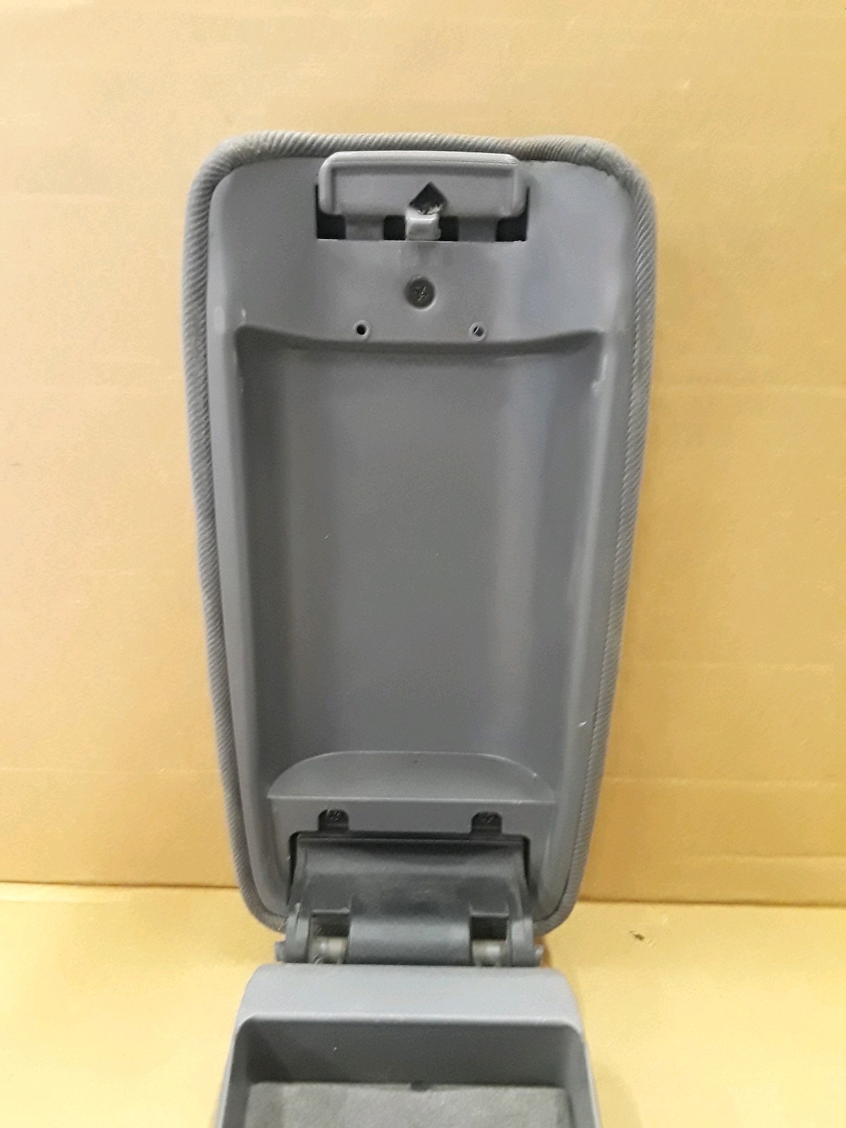 2004 03 04 05 06 07 08 Mazda 6 Center Console Arm Rest Assembly E0X4 eBay