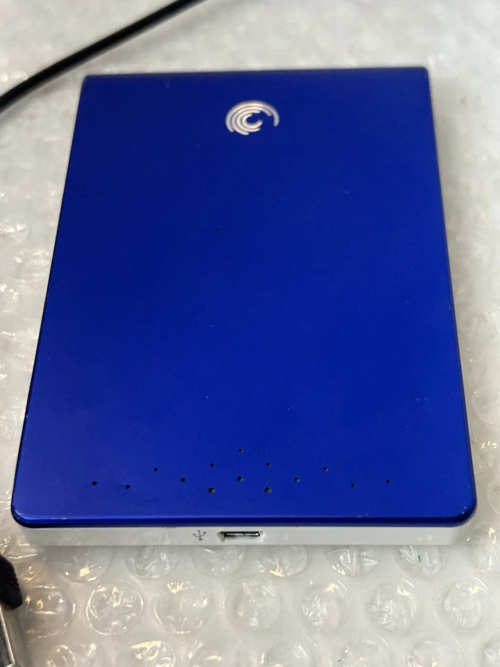 Seagate FreeAgent Go 320GB Blue w/ usb cable - Image 4 of 4