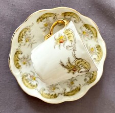Ca 100 Jahre alte floral dekorierte Mokkatasse verm. aus Schlesien Wellenrelief