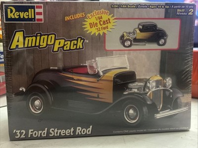 Revell Amigo Pack 32 Ford Street Rod Model Kit with 1/64 Diecast BONUS Sealed