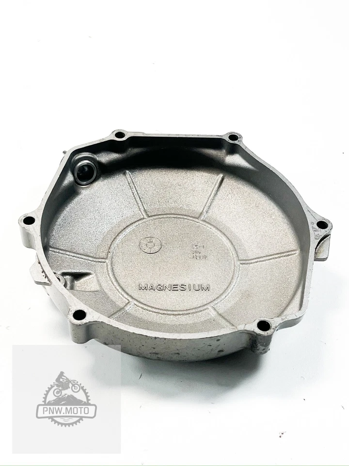 Оригинальная крышка внешнего сцепления 2006 SUZUKI RMZ450 RMZ 450 подходит для 2005–2007 годов выпуска - Изображение 4 из 4