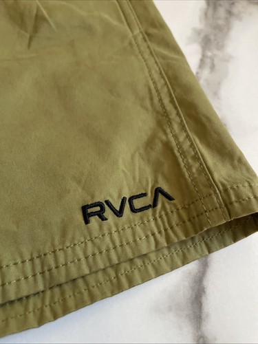 Nuevo RVCA Active Hombres Híbrido Ropa Deportiva Pantalones Cortos Boardshorts Baúl de Natación 2N1 Talla S - Imagen 2 de 7