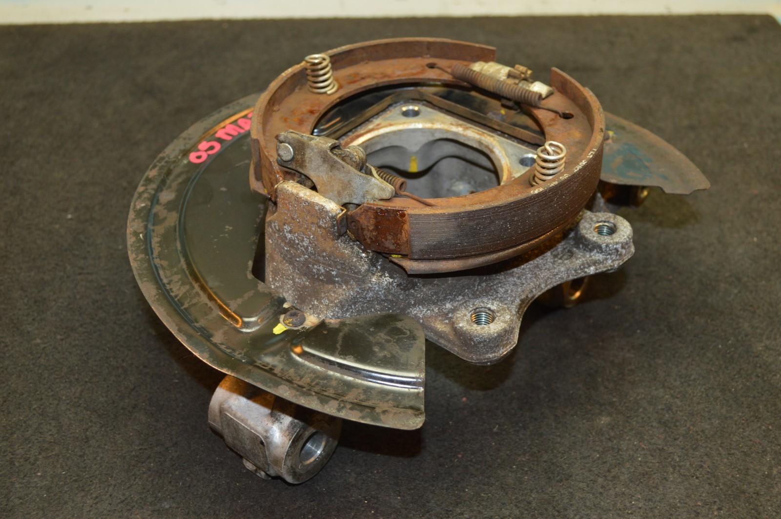 02-06 M138 MASERATI COUPE SPYDER 4.2L REAR RIGHT PASSENGER SPINDLE HUB