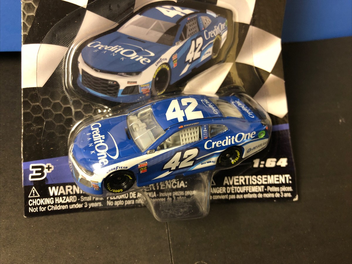 2018 Kyle Larson Wave 6 #42 CREDIT ONE CAMARO NASCAR AUTHENTICS 1