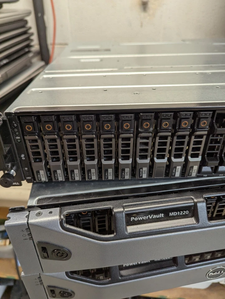 Dell Power Vault MD1220, 10x 1tb  2.5 SAS, Dual power, Dual controller - Image 3 of 3
