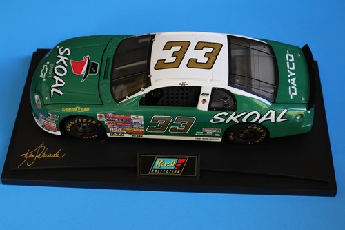 Ken Schrader #33 SKOAL BANDIT RACING 1:18 1997 Monte Carlo NASCAR Revell NEW - Picture 3 of 21