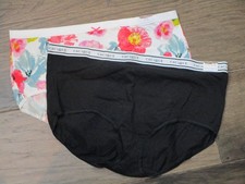 2-PACK CACIQUE COTTON FULL BRIEF PANTIES IN WHITE FLORAL/BLACK SIZE 22/24