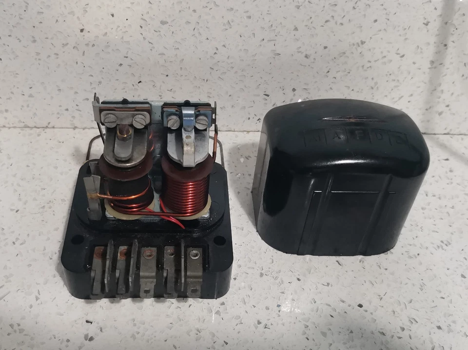 Classic Car New Old Stock AC Delco Regulator Control Box RE2 PM1842 - Image 2 of 4