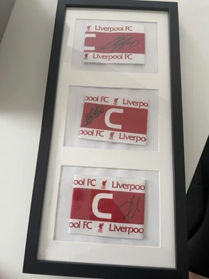 Kapitänsbinde Liverpool Alonso / Klopp / Keegan signiert im Rahmen LEGENDEN COA - Bild 1 von 4