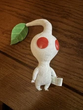 Pikmin 2 Nintendo Japan GameCube Sanei Plush Figure White Leaf Figure HTF 2004
