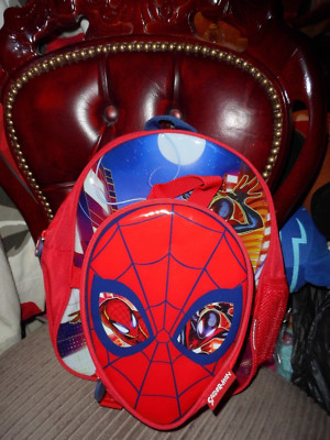 2 ARTIKEL. MARVEL SPIDER MAN BROTDOSE. UND RUCKSACK NEU MIT ETIKETT. KOSTENLOSE VERPACKUNG.