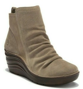 bionica richfield suede wedge boot