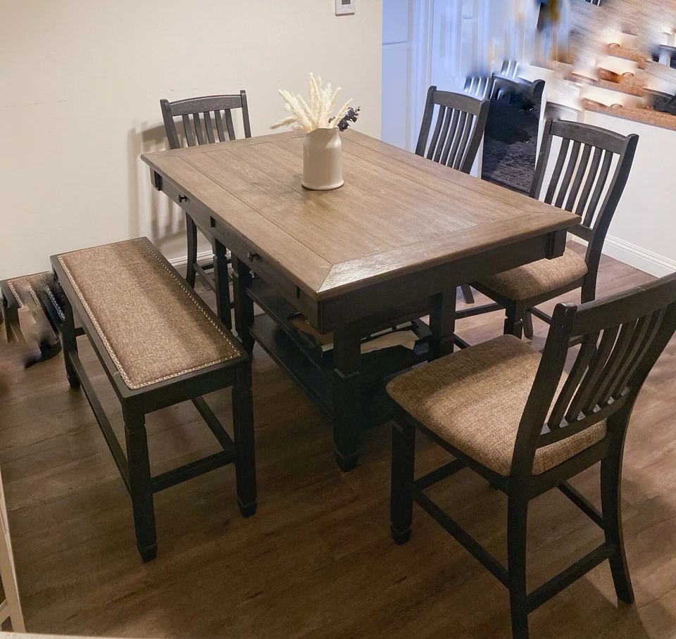Wooden kitchen room set: counter height table,4 chairs,1 bench.Good Condition. - Image 2 of 4