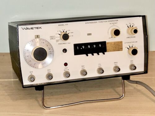 Vintage Wavetek Model 171 Synthesizer / Function Generator - Picture 1 of 3