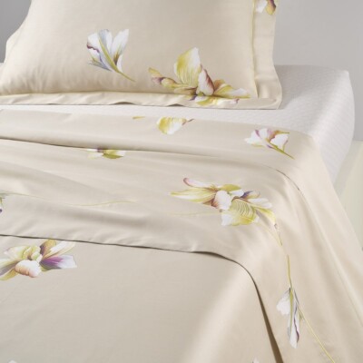 NWT Yves Delorme 2 Euro Shams Cases Dans Le Vent Magnolia Flowers Graphic France
