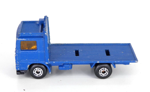 Matchbox Volvo Truck Blue Toy Car Vintage Collectable Model 1:90 - Picture 7 of 10