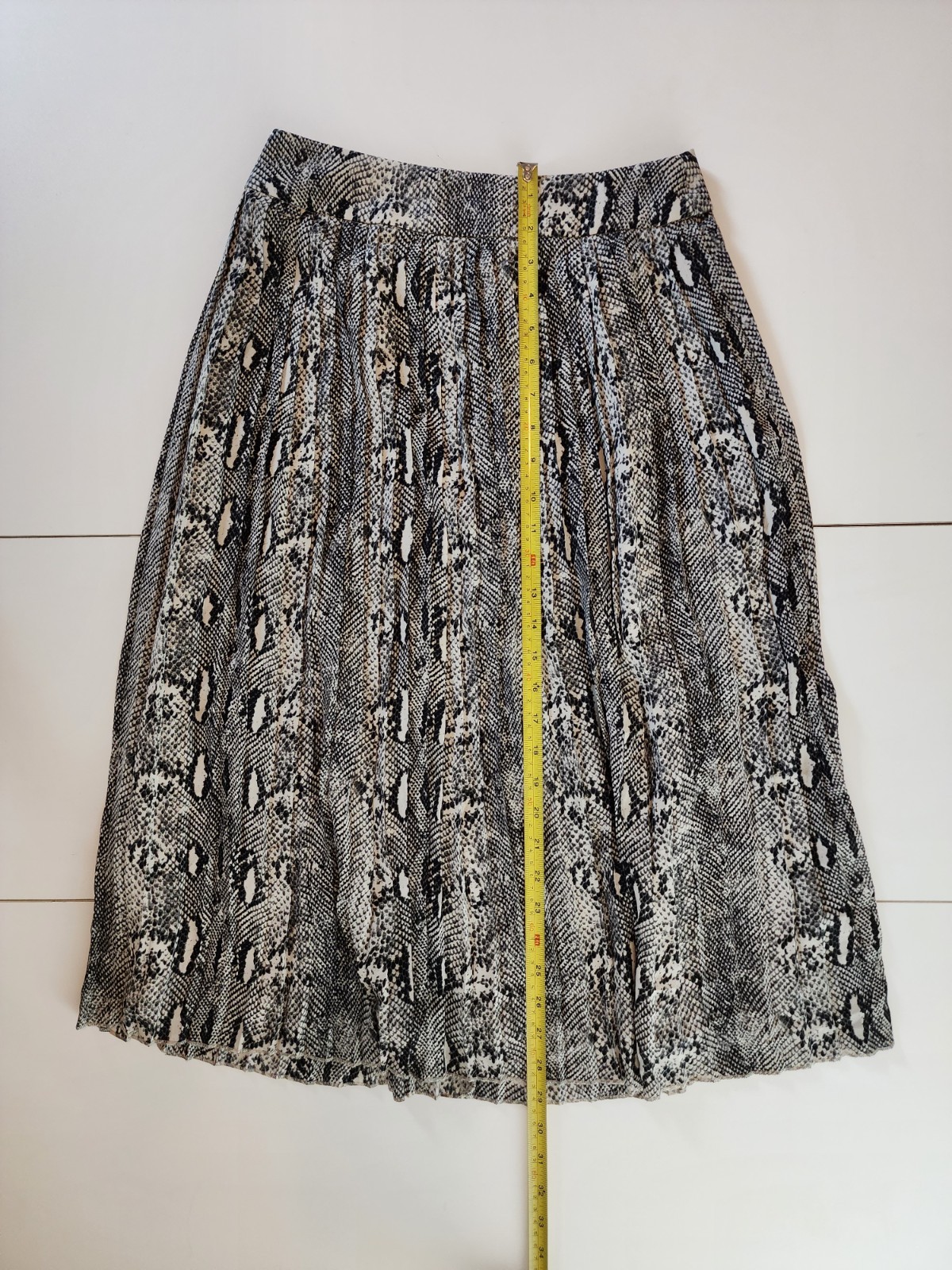 J. Crew Gray Black Python Snake Print Snakeskin P… - image 11