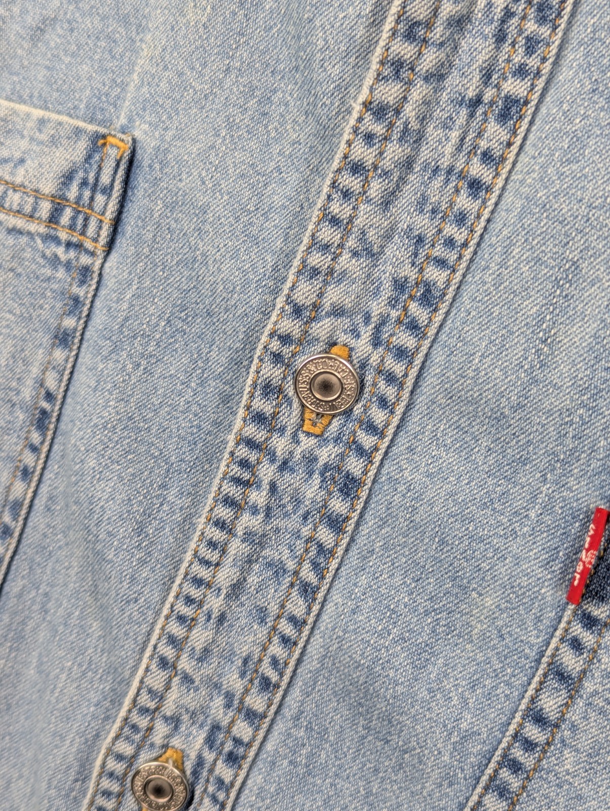 Vintage Levi's Denim Shirt Men's Size Large Relaxed Baggy Fit Washed Blue Cotton image 3