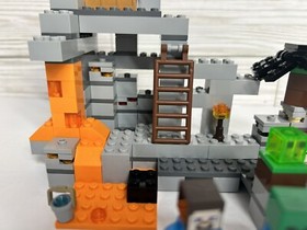 Incomplete LEGO Minecraft: The Cave 21113-Steve, Zombie, Black Spider