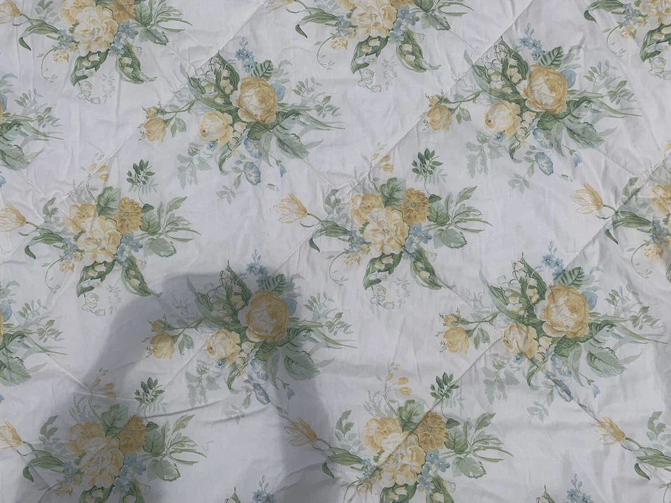 Edredón de Guinga Floral Amarillo Reversible Talla Doble Laura Ashley Invierno Lirio Foto 3 de 4