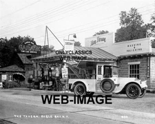 1935 SOCONY GAS STATION TOW TRUCK SERVICE 8X10 PHOTO EAGLE BAY NY AUTOMOBILIA