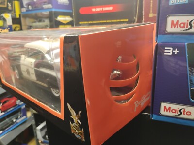 1/18 シボレーベルエア POLICE CHIEF 1957 ミニカー Amazon.co.jp: 中古 1/18 シボレーベルエア ポリスカー POLICE