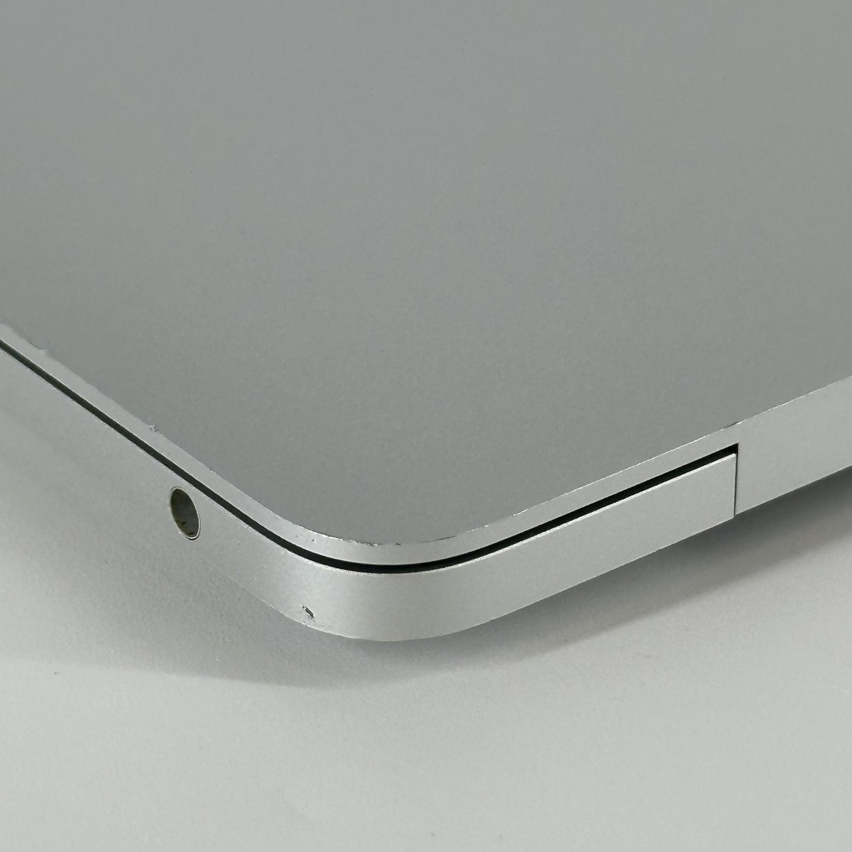 MacBook Pro 13 2022 M2 8-Core CPU 10-Core GPU 16GB 512GB SSD