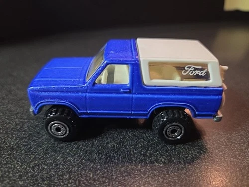 Vintage 1980 HotWheels Blue Ford Bronco W/ Motorcycle Mint Condition Loose #2