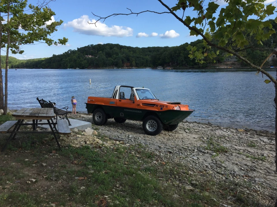 2005 Dutton Commander amphibious vehicle - Image 4 of 4