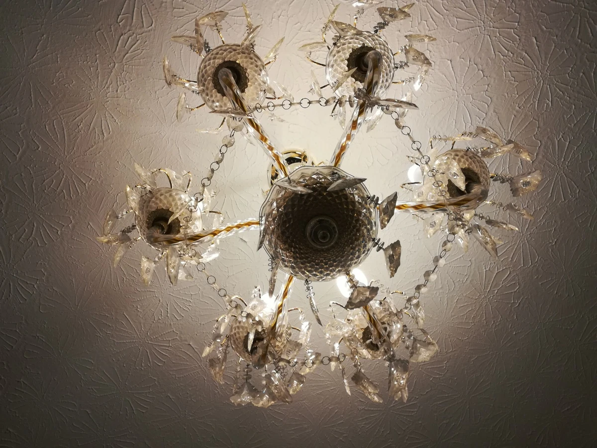 Venetian ceiling light outlet
