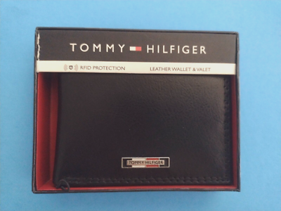 New in Box Tommy Hilfiger Logo Men's Leather wallet RFID