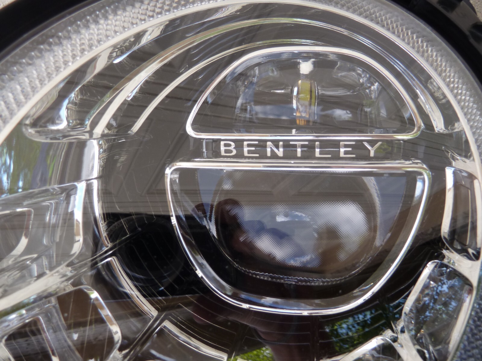16-20 BENTLEY BENTAYGA Drivers Side Full LED Headlight Lamp Light mount bracket