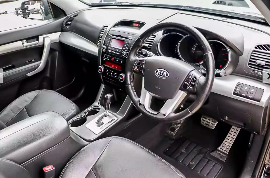 NonSlip Black Dash Mat For Kia Sorento XM Series 20092014 All Badges