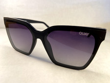 QUAY LEVEL UP Sunglasses Matte Black with Smoke Polarized Lenses 60 16-148