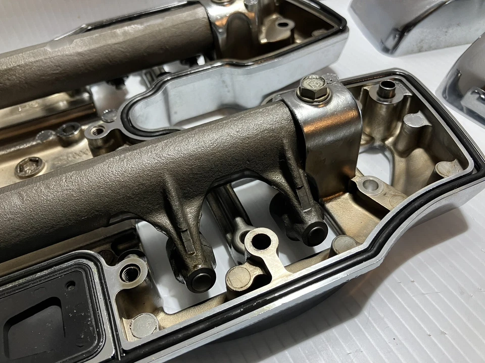 2005 Kawasaki Vulcan 2000 Rocker Box And Cover, Front (Limited) (OEM) Foto 4 de 4