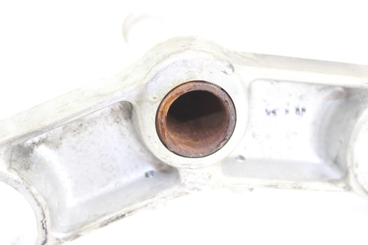 94-95 ZX9R LOWER TRIPLE BOTTOM FRONT FORKS CLAMP TRIPLE TREE STEM