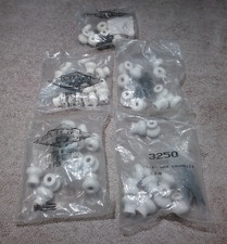 Zestaw 48 białych emaliowanych gałek drewnianych ze śrubami #3250