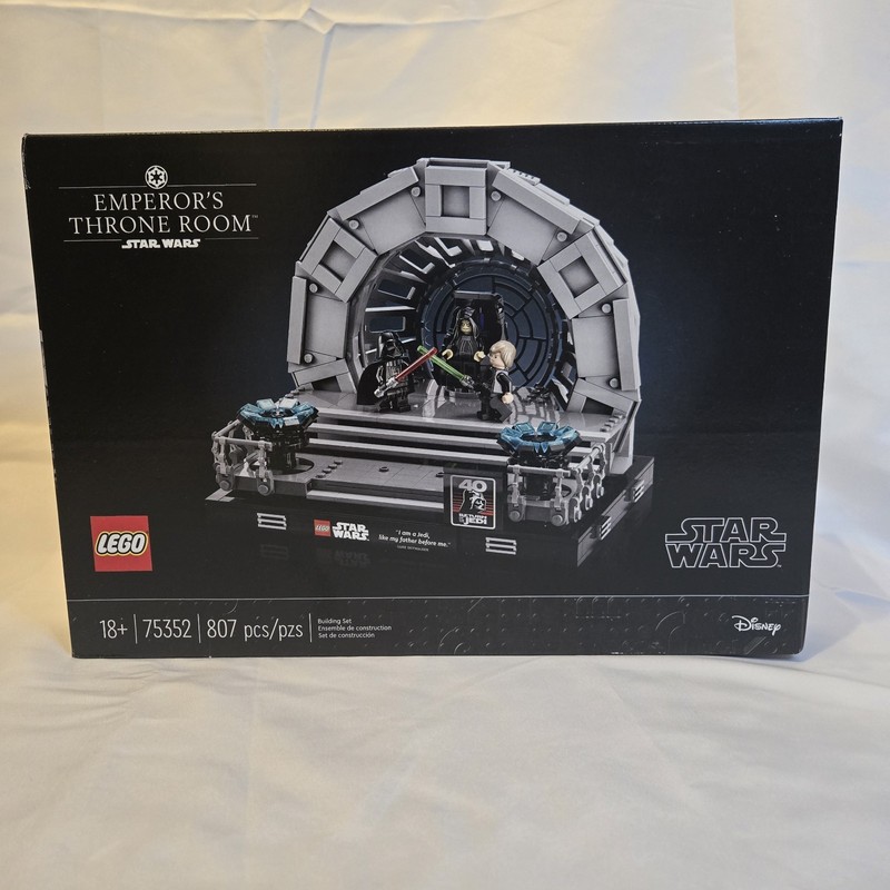 LEGO Star Wars 40th Anniversary Emperor's Throne Room Diorama