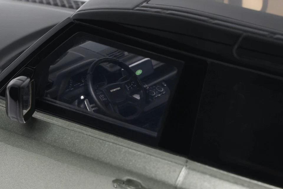 Land Rover Defender P400 X Dynamic HSE 2021 Green 1/18 - GT517 GT SPIRIT - Immagine 4 di 4