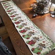 Vintage Christmas Decor Tapestry Table Runner Alternating Stockings 13x 71 EUC