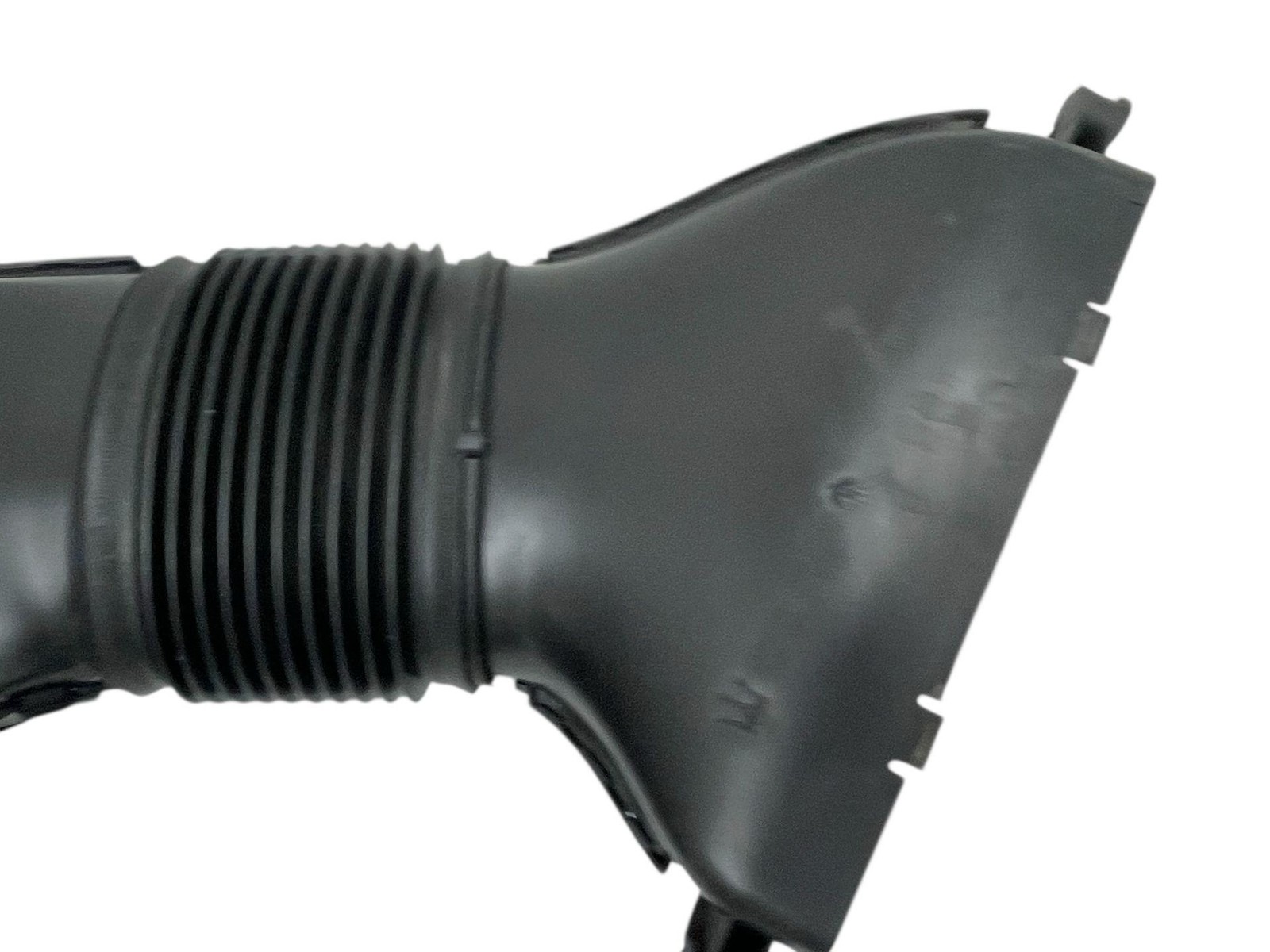 2017-2024 MASERATI LEVANTE 3.0L RIGHT SIDE AIR INTAKE FILTER CLEANER HOUSING BOX