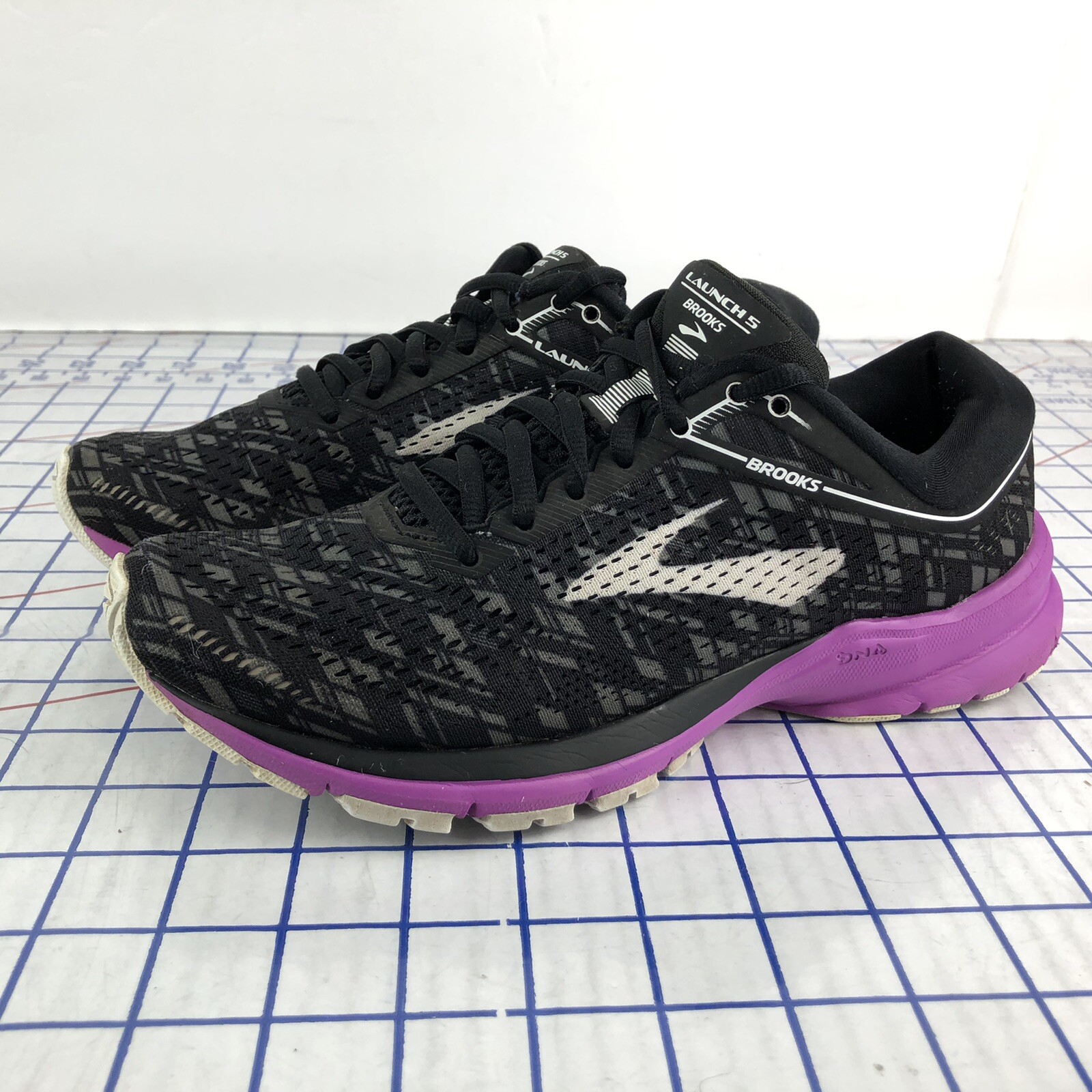 brooks shamrock sneakers