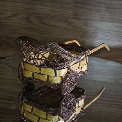 Dollhouse BABY DOLL BASKET CARRIAGE Woven Wicker FOOD Garden CART Dog Stroller - Picture 7 of 12