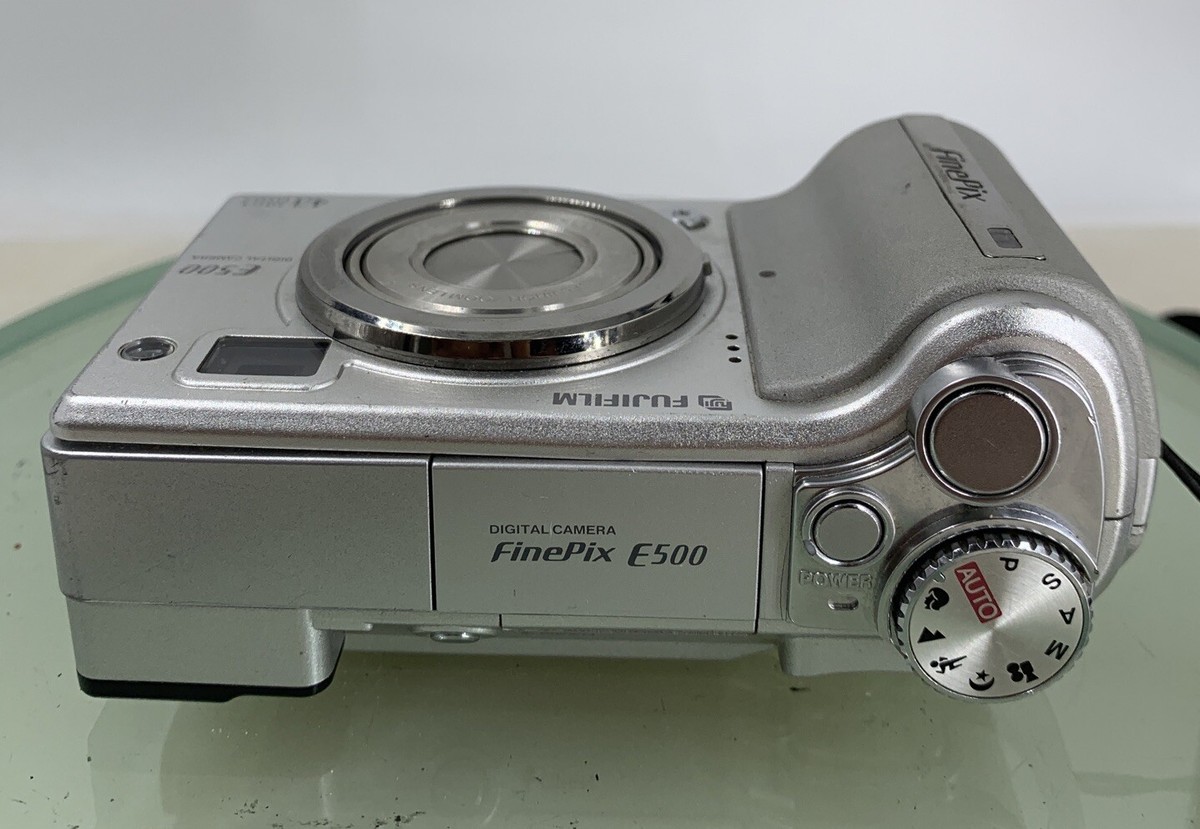 【美品動作品】FUJIFILM FinePix E500 オールドデジカメ ☆希少良品☆ FUJIFILM フジフィルム FinePix E500 コンパクト