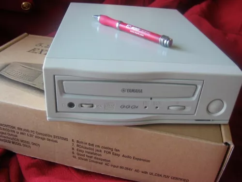 EXTERNAL SCSI CD-RW DRIVE BURNER 8X/4X/24X AKAI DR4/DR4D/DR4VR/DR8/DR16 RECORDER