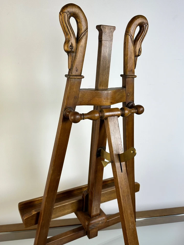 Chevalet en noyer a décor col de cygne - Photo 3/4