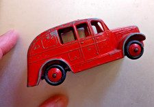 Dinky 250 streamlined fire engine, 250. die cast model. Good condition. no bell