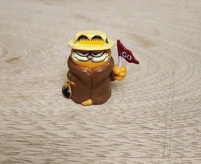 1981 Garfield Go Flag Figurine Jim Davis PVC Toy Vtg United Feature Hong Kong
