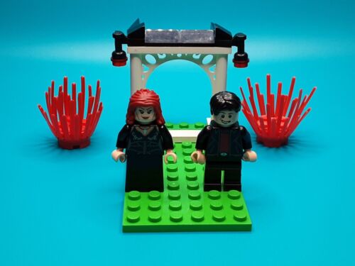 Lego City Bride And Groom Mini Figures Wedding Prebuilt Ornamented Arch Stand